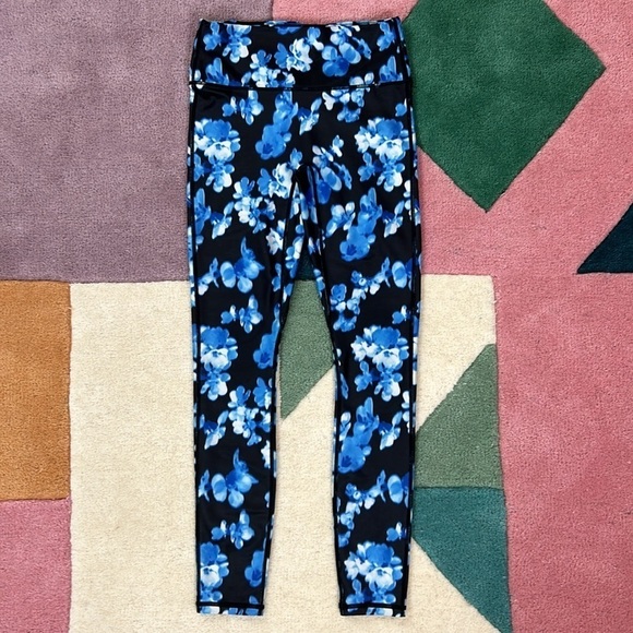 Fabletics Anywhere Motion 365+ Highwaisted Leggings Woman’s Size Small - Picture 4 of 17